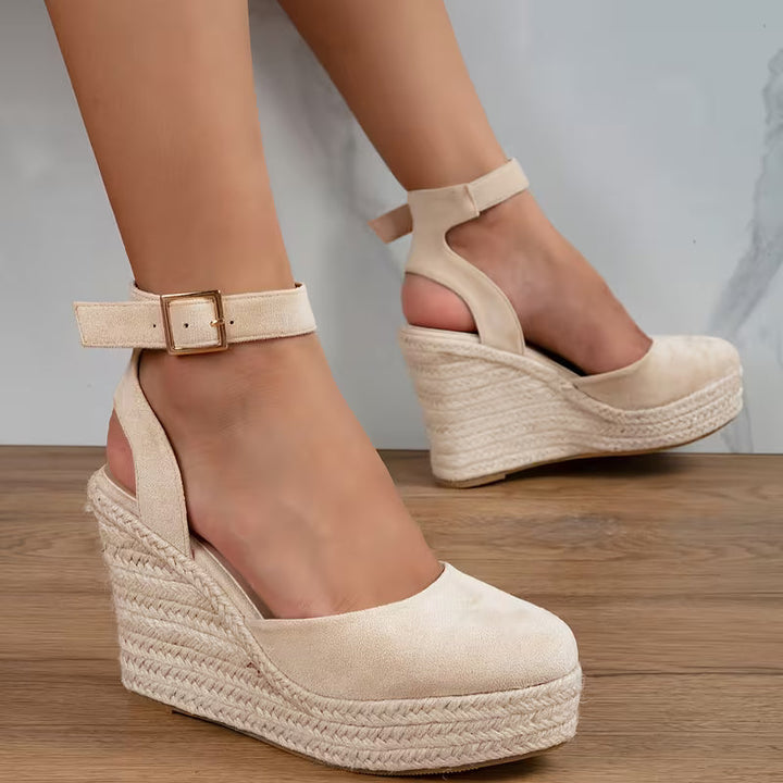 Sandali donna con zeppa slingback Barcelona, comfort chic. Ideali per estate e look casual eleganti.