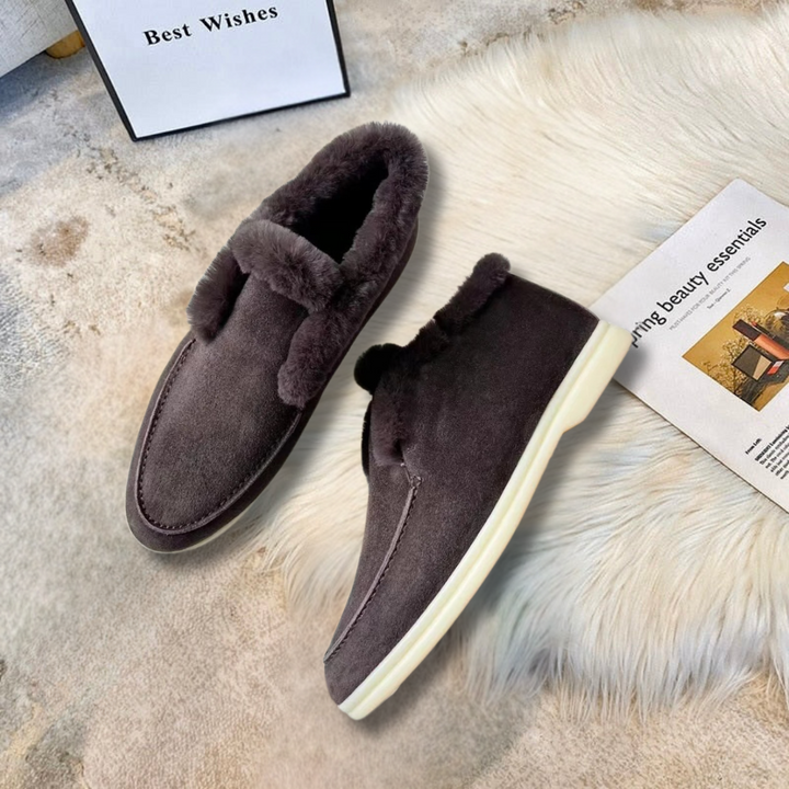 Stivaletti invernali donna con design moderno, perfetti per comfort, moda e stile casual-chic.
