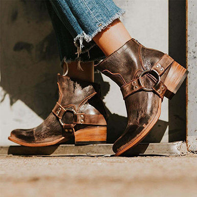 Stivaletti donna in pelle eleganti e moderni, calzature versatili per ogni occasione, dal casual all'ufficio.