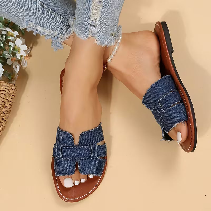 Sandali donna stile militare, ciabatte aperte per un tocco grintoso e alla moda.