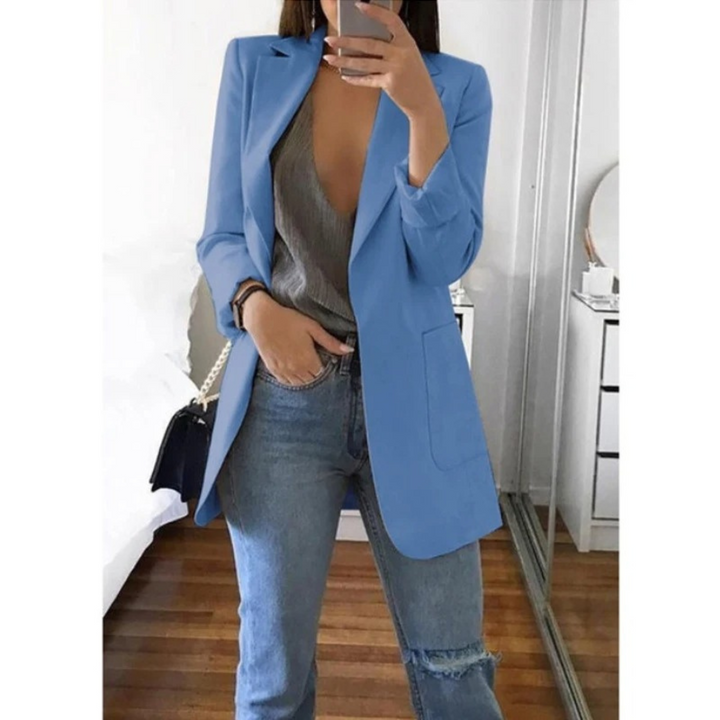 Blazer lungo donna elegante nero per abbigliamento ufficio. Versatile e sofisticato.