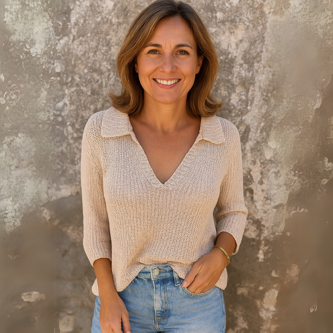 Maglione donna in morbido uncinetto con scollo a V, perfetto per un look casual elegante.