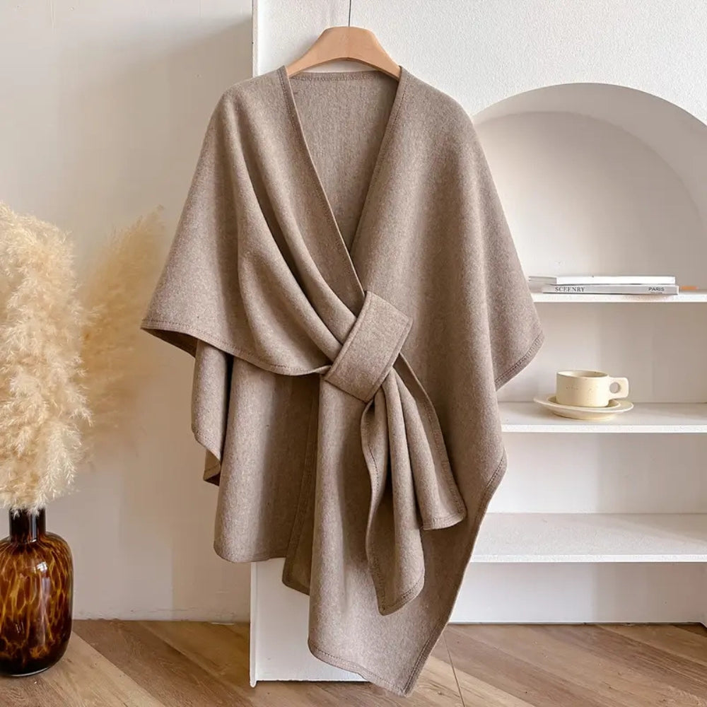 Cappotto mantella donna invernale antivento, oversize ed elegante, per moda autunno inverno.