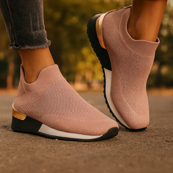 Sneakers donna grigie slip-on, leggere e traspiranti. Calzature comode e casual per l'estate.