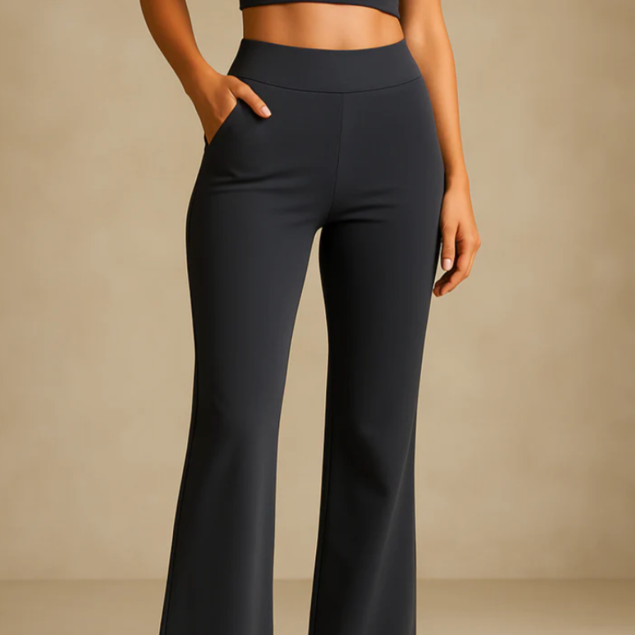 Pantaloni donna neri elasticizzati, vestibilità comoda, vita alta. Ideali per un look casual ed elegante.