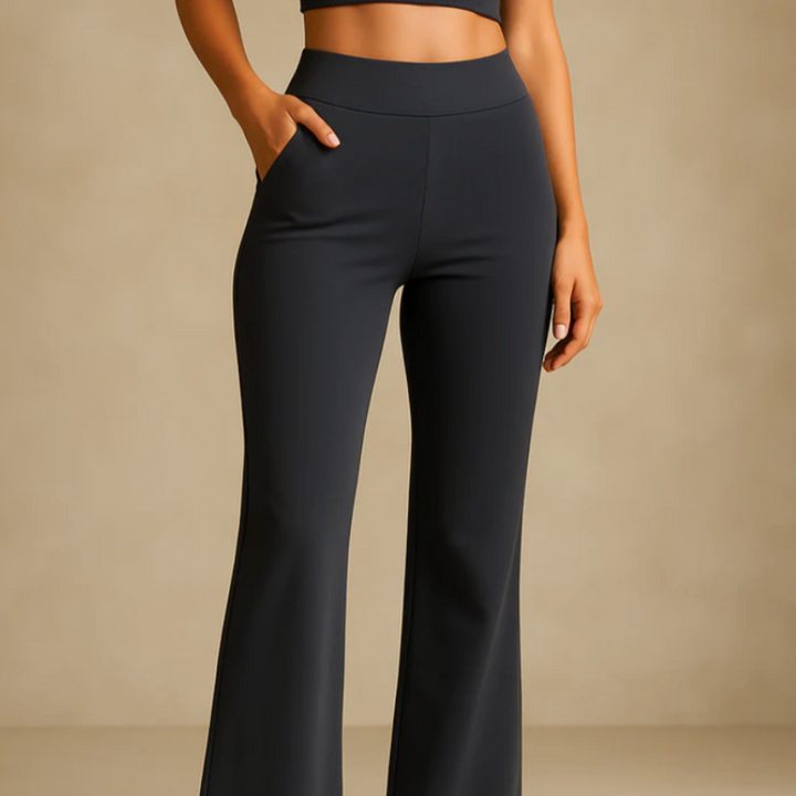 Pantaloni donna neri elasticizzati, vestibilità comoda, vita alta. Ideali per un look casual ed elegante.