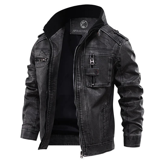 Giacca in denim nero da uomo slim fit, perfetta per un look casual o un outfit streetwear primaverile.