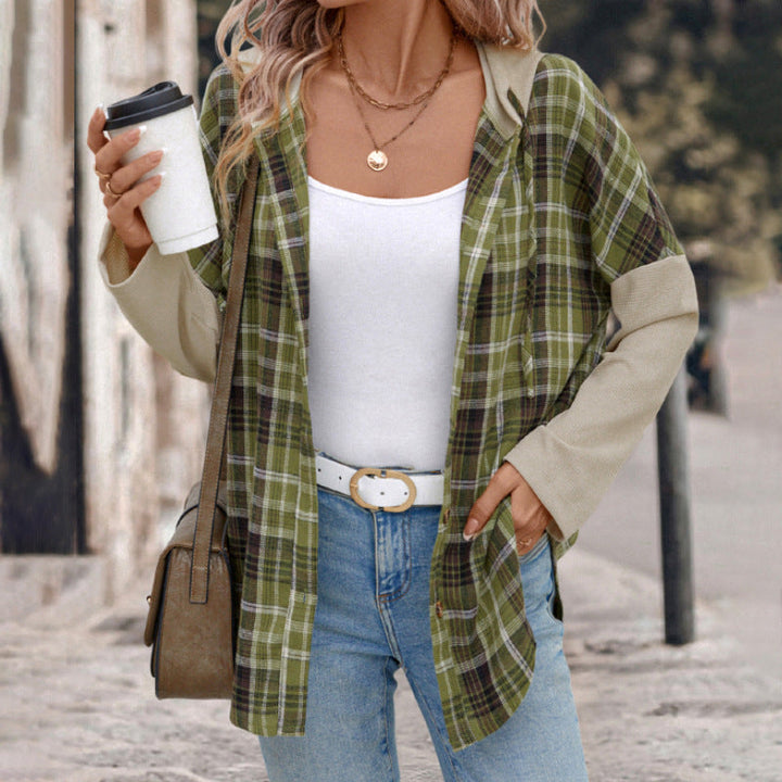 Camicia lunga donna a quadri verdi, vestibilità ampia e maniche lunghe, un capo versatile per abbigliamento casual chic.