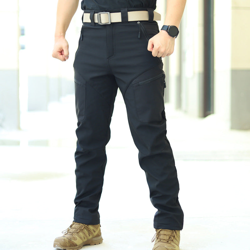 Pantaloni tattici uomo neri multi-tasche, ideali per lavoro e attività outdoor. Resistenti e versatili.