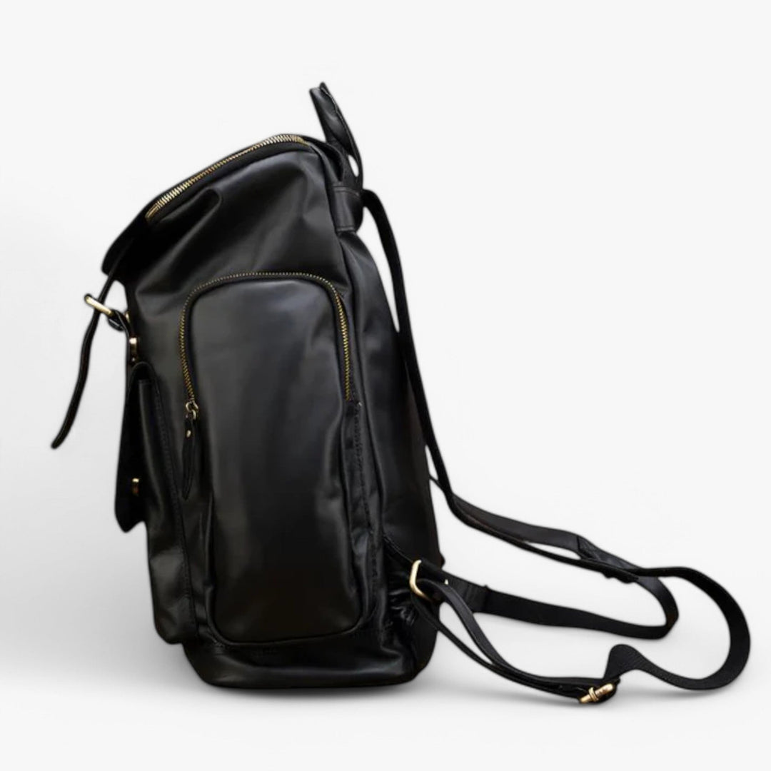 Zainetto uomo nero con patta, stile elegante per l'ufficio, tempo libero e viaggi brevi.