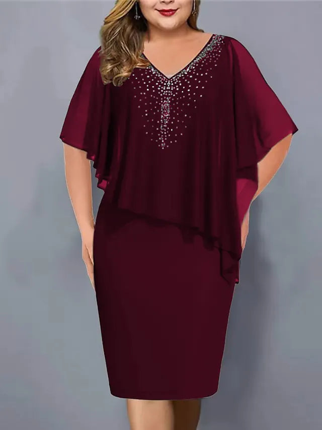 Abito midi glamour da donna con strass luccicanti e mantella sofisticata, ideale per un look chic e di tendenza.