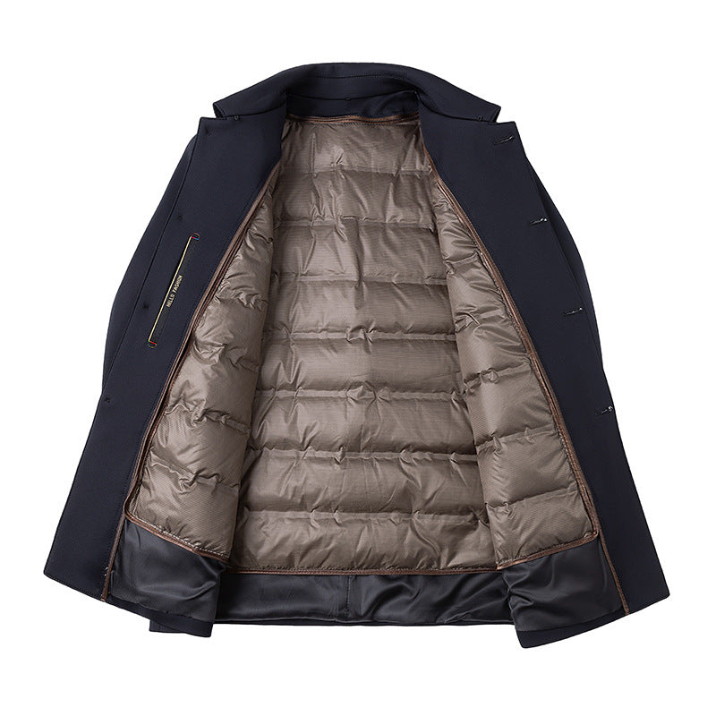 Giacca uomo slim fit nera, elegante. Dettagli raffinati, tasche laterali. Ideale per look maschili moderni.