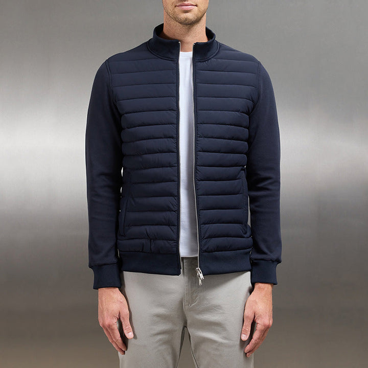 Giacca leggera da uomo con collo alto. Design moderno e confortevole per l'autunno e le giornate fresche.