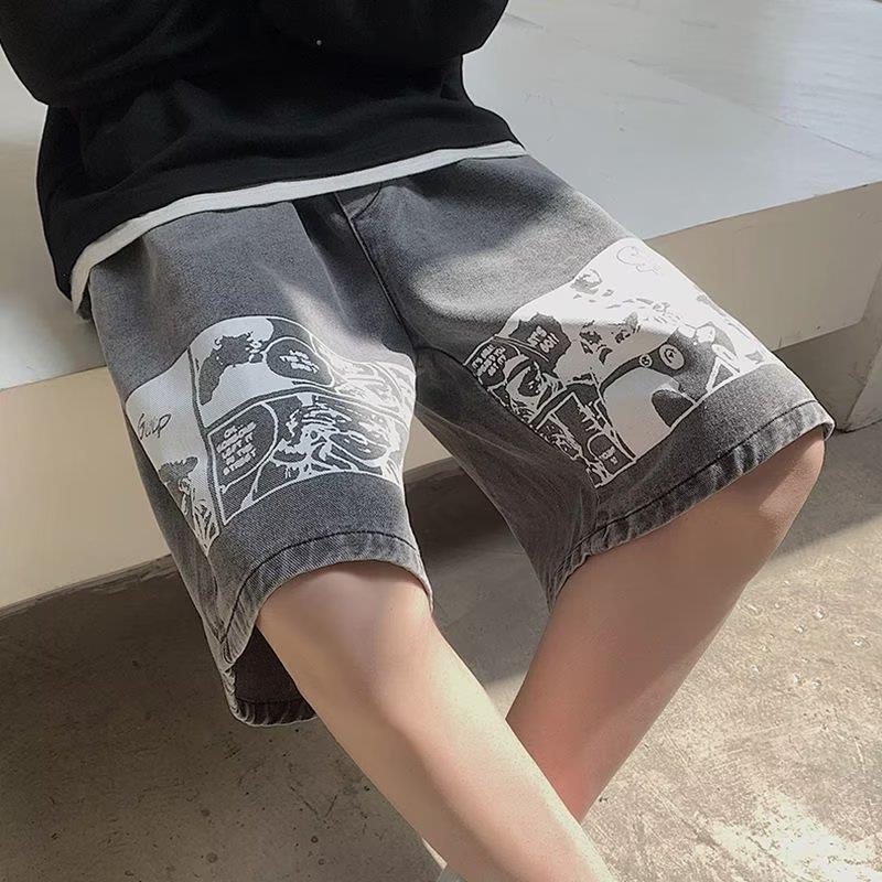 Pantaloncini uomo grigi a gamba dritta, ideali per abbigliamento estivo e stile street moderno.