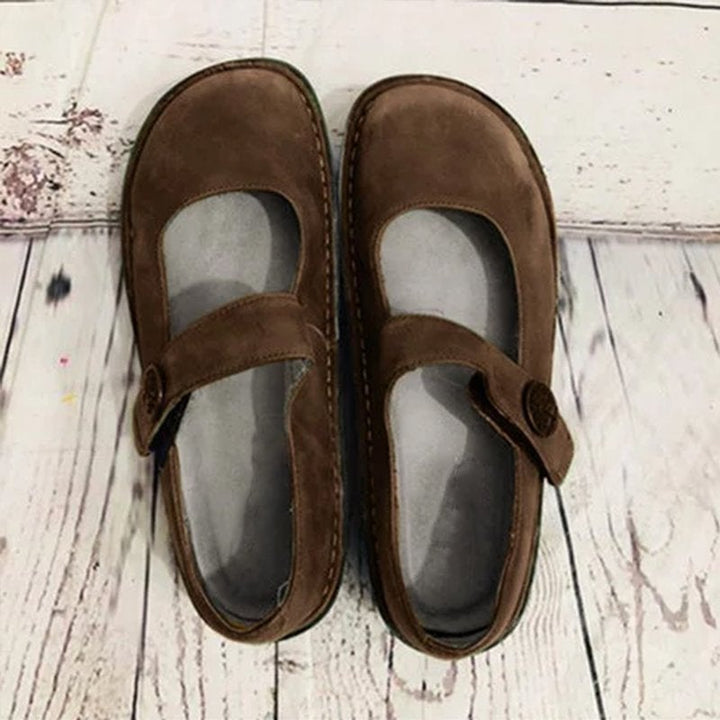 Scarpe comode donna retrò in camoscio, calzature leggere e versatili per un comfort casual quotidiano.