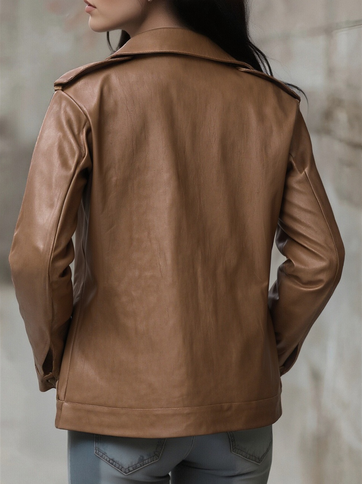 Giacca autunnale donna marrone con zip, stile vintage. Capo versatile per eleganza casual e moda femminile moderna.