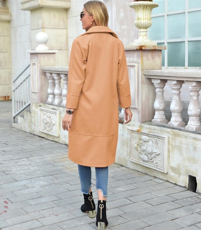 Capo spalla donna lungo e caldo, ideale per l'inverno. Design elegante e versatile, un must-have per la moda.