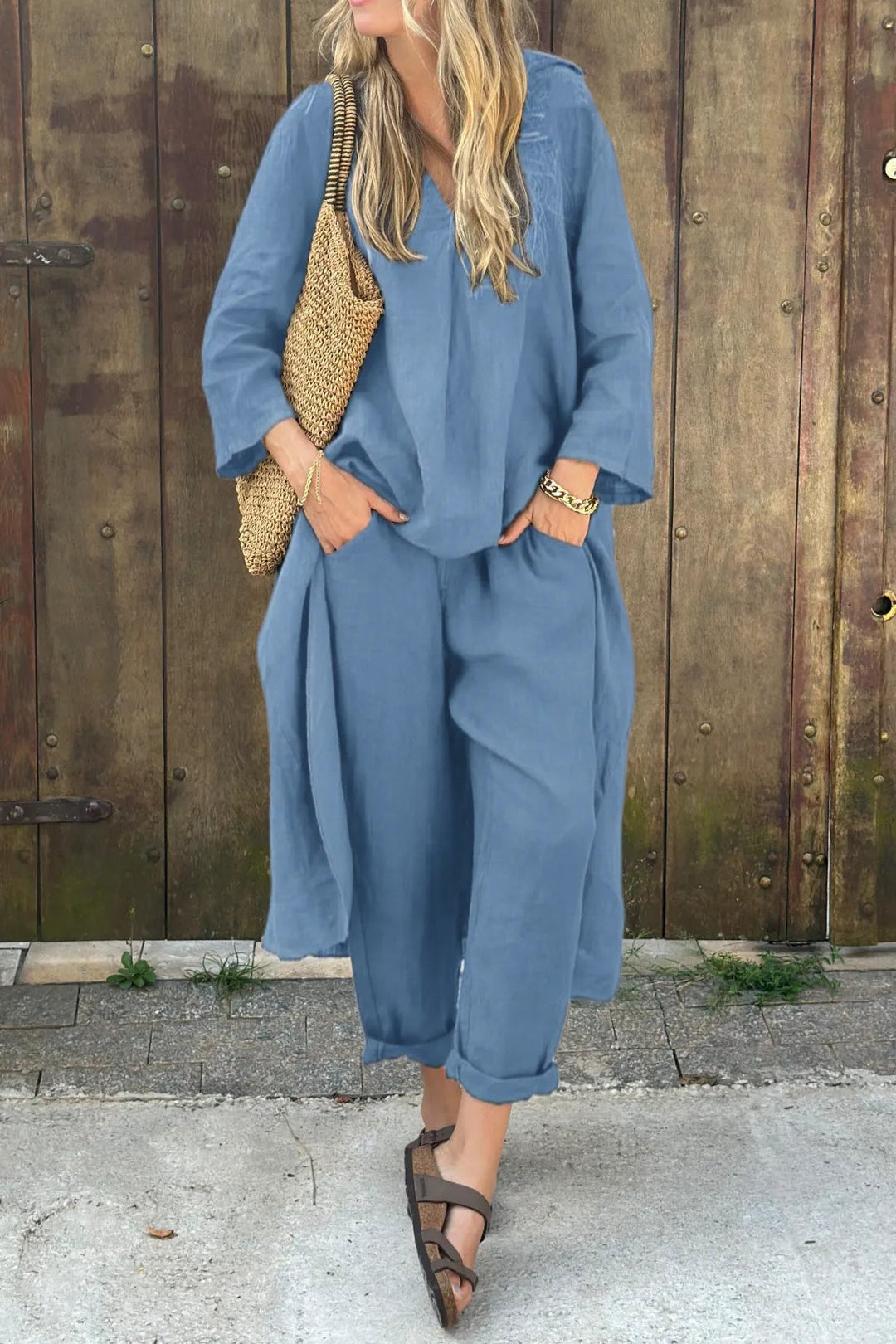 Look estivo comodo: completo donna in cotone leggero, tunica fluida e pantaloni casual oversize.
