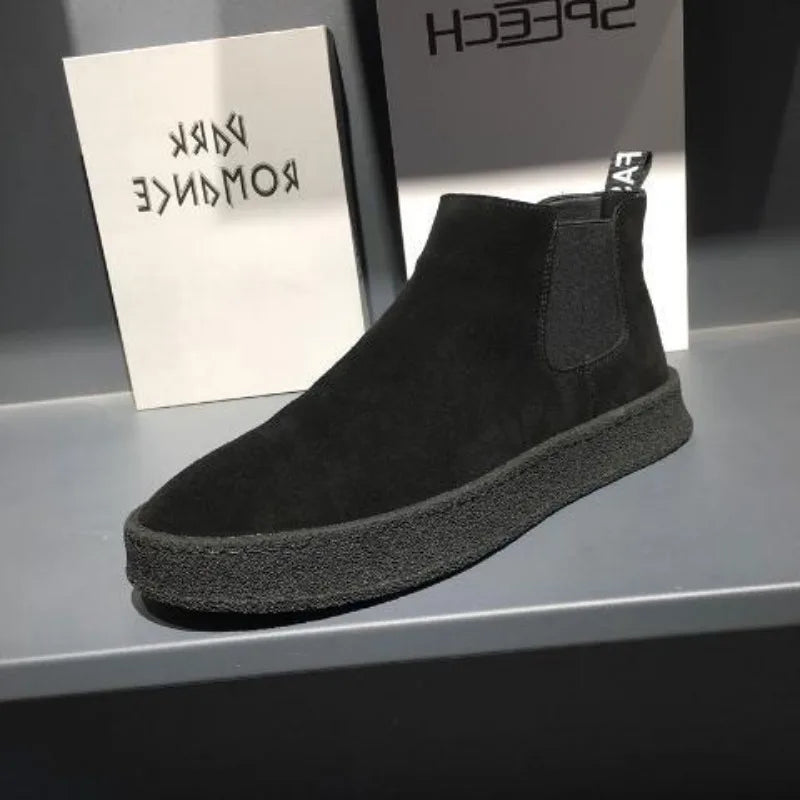 Stivali Chelsea eleganti da uomo per l'autunno, con suola antiscivolo. Ideali per look business e casual chic.