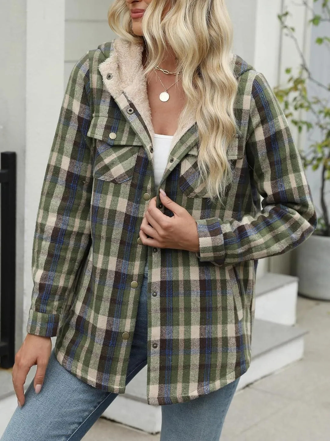 Giacca scozzese donna con cappuccio per l'inverno, comoda e di tendenza.