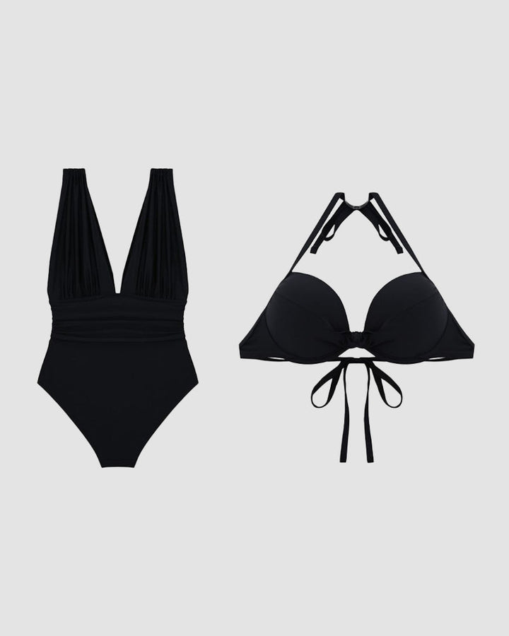 Donna che indossa costume da bagno due pezzi vita alta modellante, godendosi l'estate al mare.
