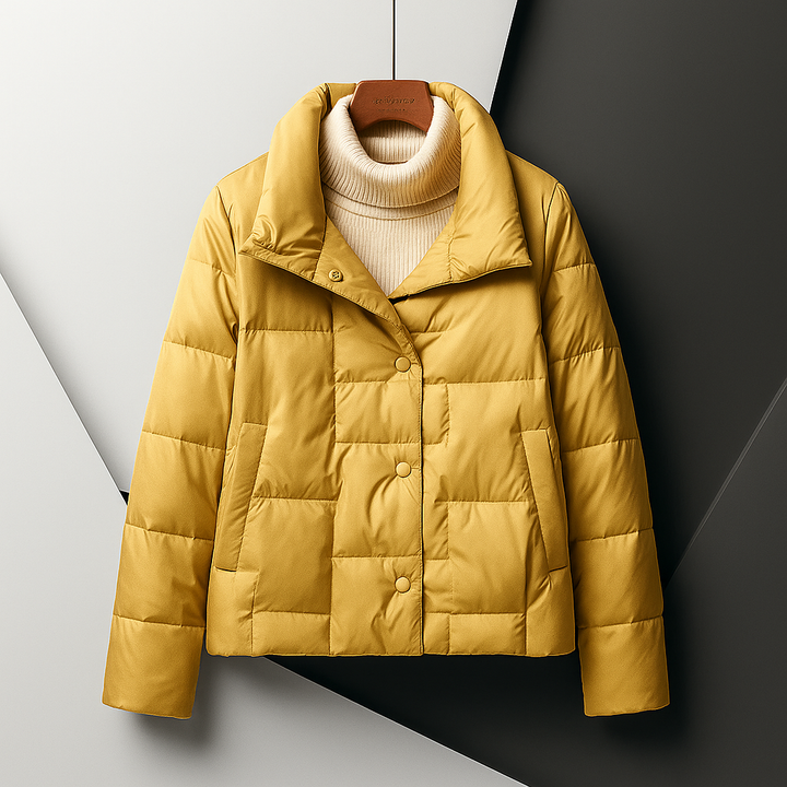 Giacca trapuntata moda donna, leggera e comoda, essenziale per il guardaroba chic.