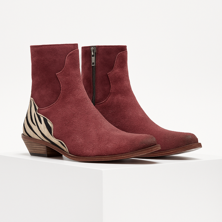 Calzature invernali donna: stivaletti eleganti con tacco basso a blocco. Ideali per stile casual e moda donna.