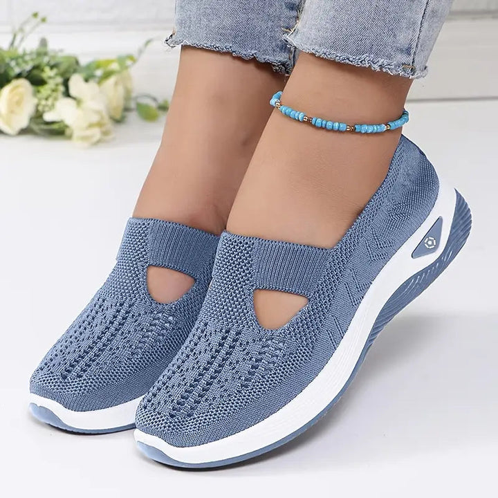 Scarpe ortopediche unisex StrideEase frontale, ideale per comfort antidolore e stabilità quotidiana.