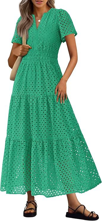 Abito lungo donna per il mare, scollo a V, maniche corte. Abbigliamento estivo fluido e chic.