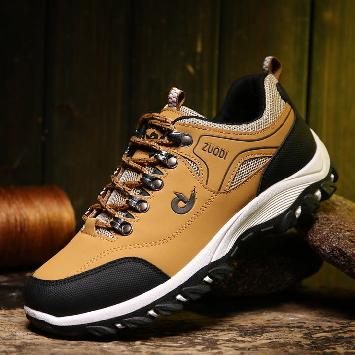 Scarpe da trekking uomo leggere per escursioni, garantiscono comfort e aderenza su ogni sentiero montano. Ideali per outdoor.