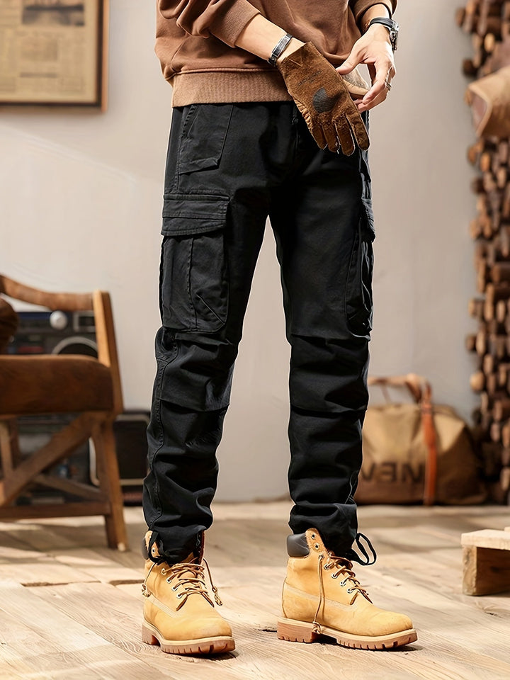 Pantaloni uomo cargo tattici resistenti, con design funzionale e comfort quotidiano per moda maschile e avventura.