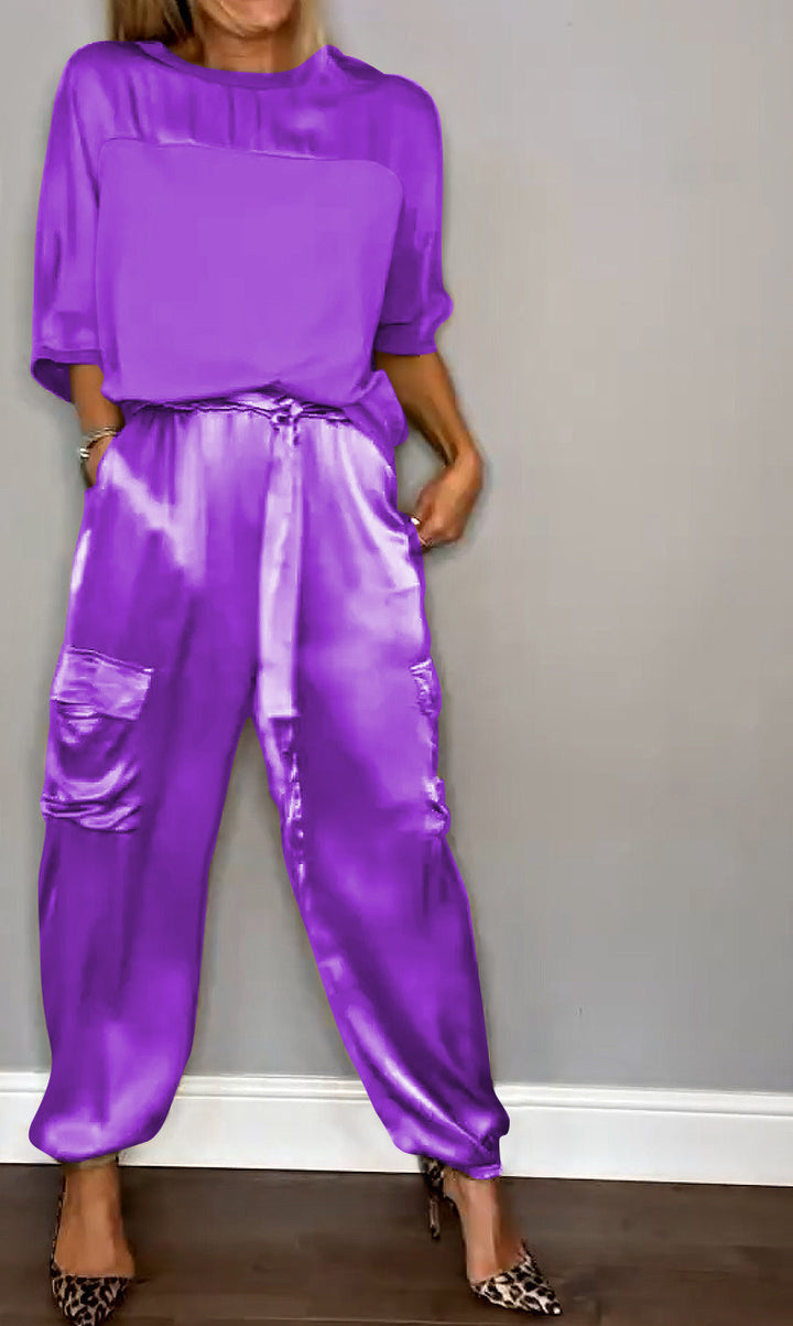 Completo donna estivo in tessuto leggero, due pezzi per massima freschezza e comfort.