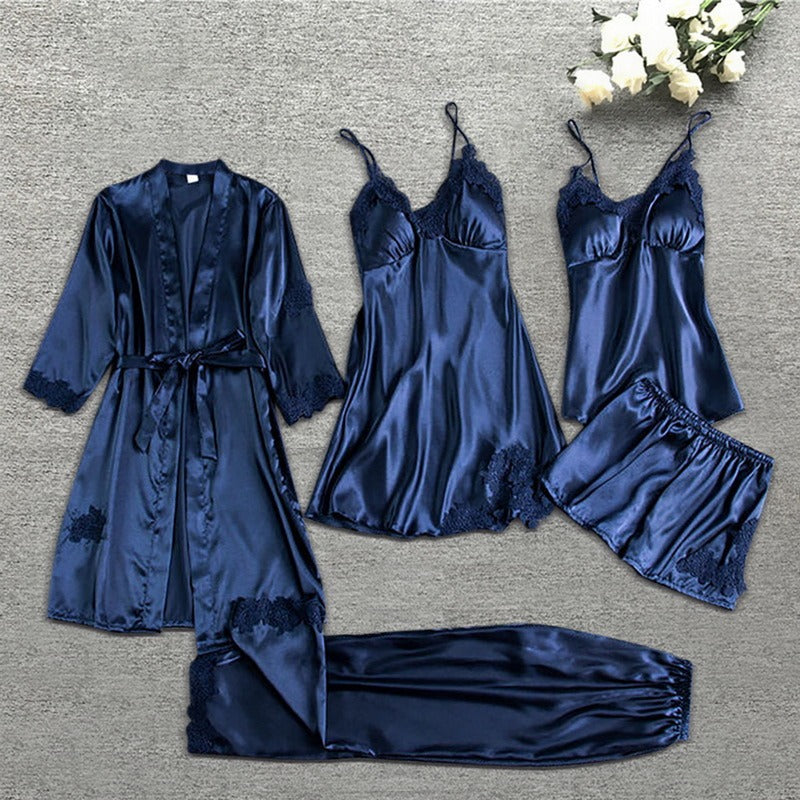 Pigiama donna satinato con pizzo: set elegante con vestaglia e pantaloni lunghi per la notte.