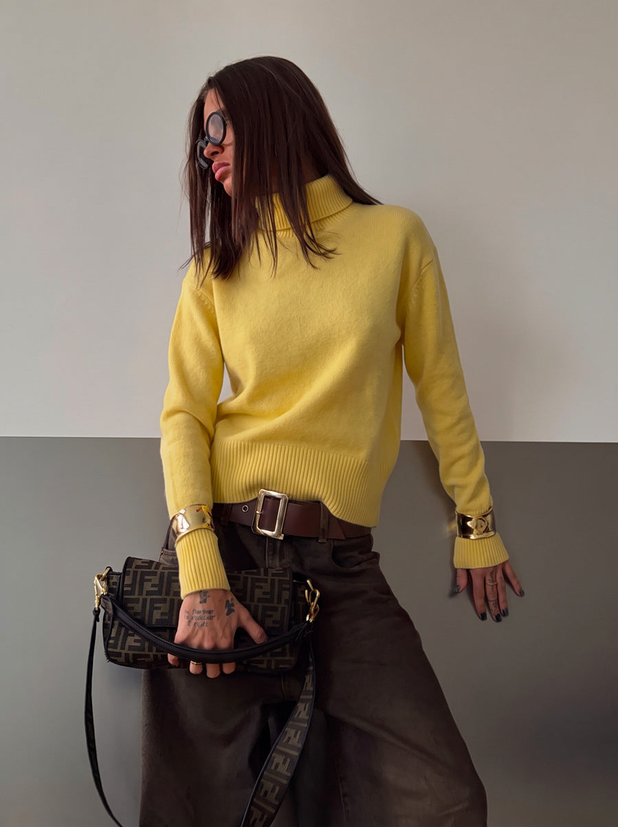 Maglia donna confortevole e versatile, tinta unita. Ottima per abbinamenti casual, moda e look quotidiani.