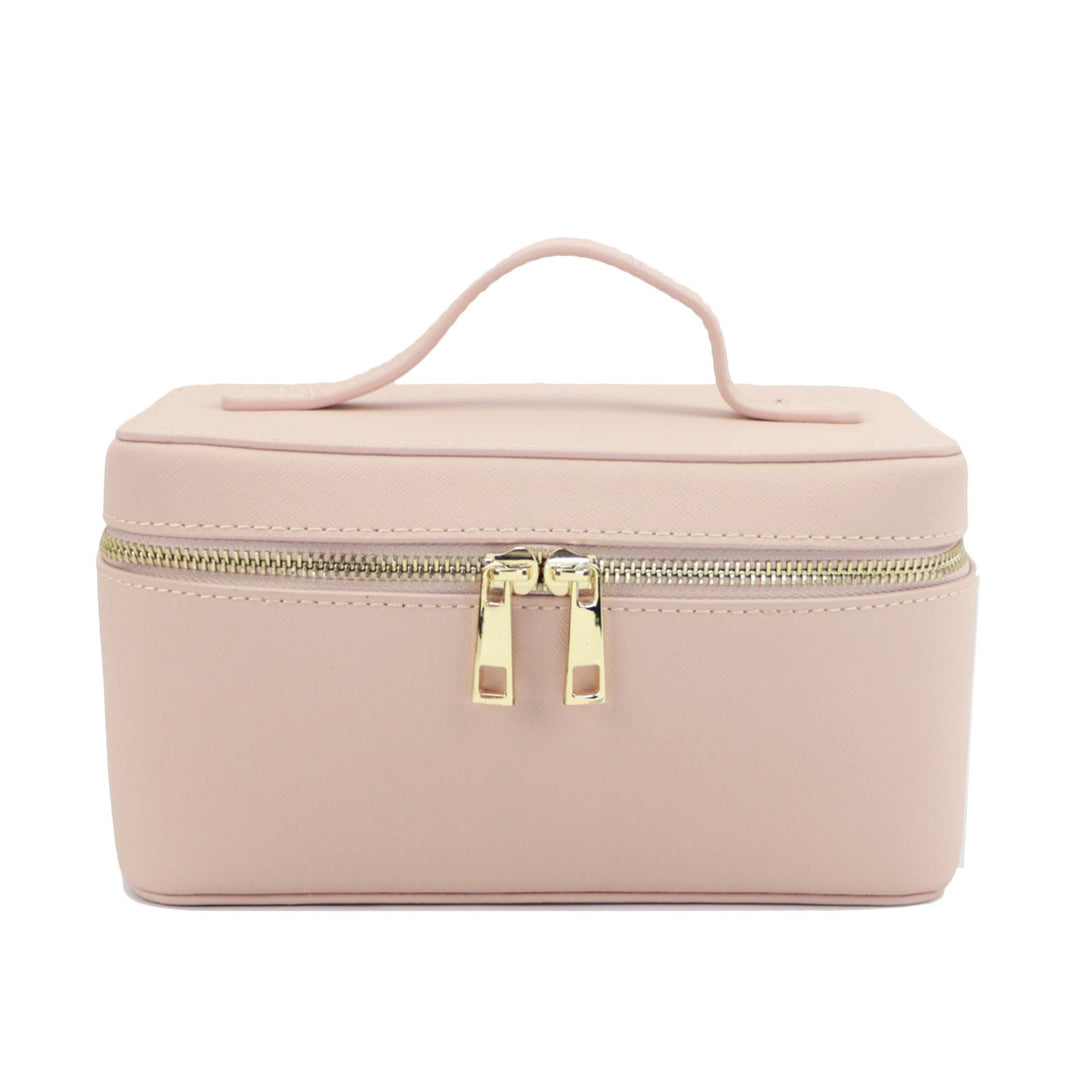 Beauty case in vera pelle marrone, design elegante, ideale per i tuoi cosmetici e accessori da viaggio.