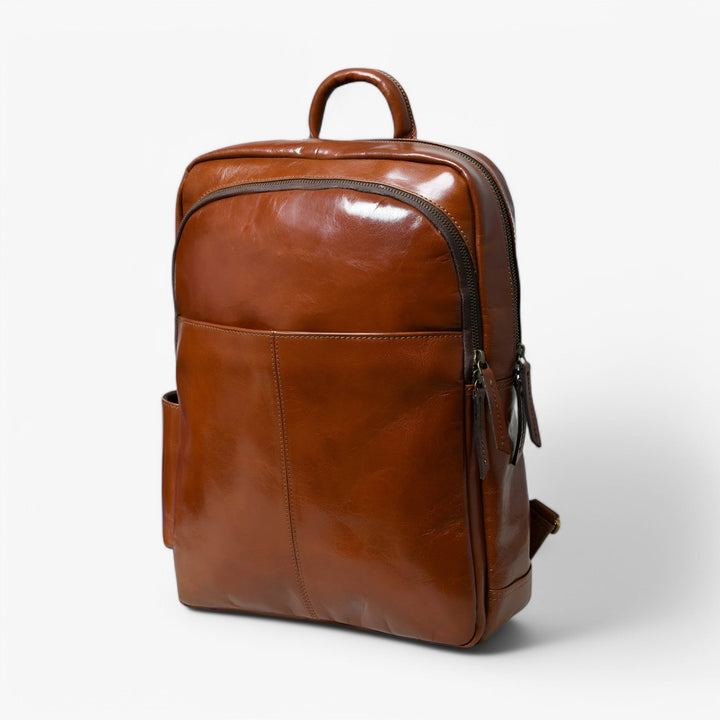 Borsa pratica e zaino uomo marrone, stile minimalista, ideale per ogni avventura.