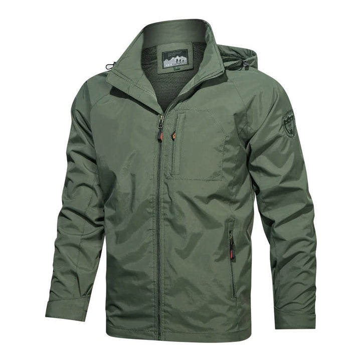 Giacca uomo estiva sportiva, perfetta per un look casual e confortevole. Design moderno per moda e stile uomo.