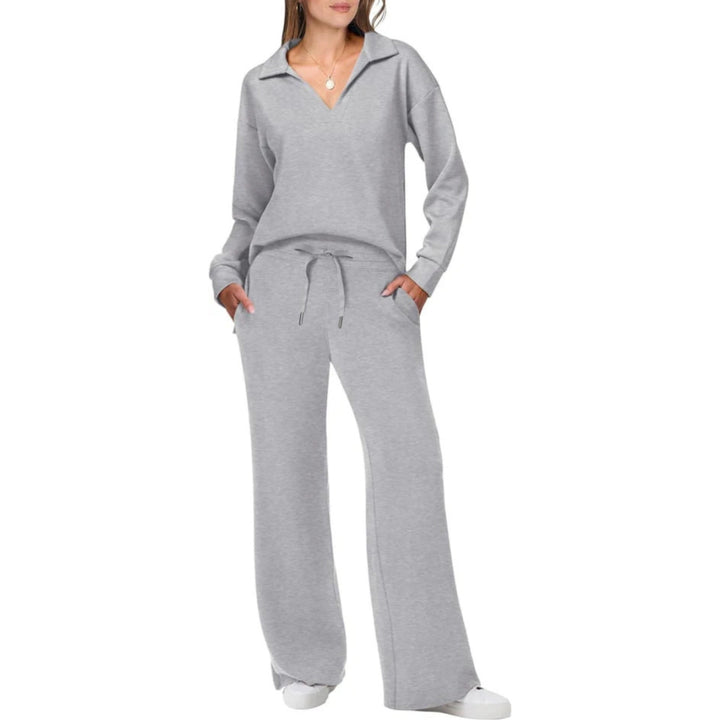Set due pezzi donna con pantalone vita elasticizzata e maglia scollo a V. Abbigliamento comodo e casual ideale.