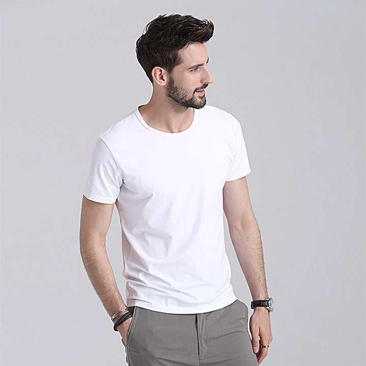 T-shirt uomo leggera e fresca, slim fit girocollo. La maglietta estiva perfetta per ogni giorno.