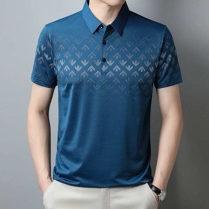Polo uomo estiva a maniche corte con stampa, design casual-elegante. Comfort e stile per la moda maschile estiva.