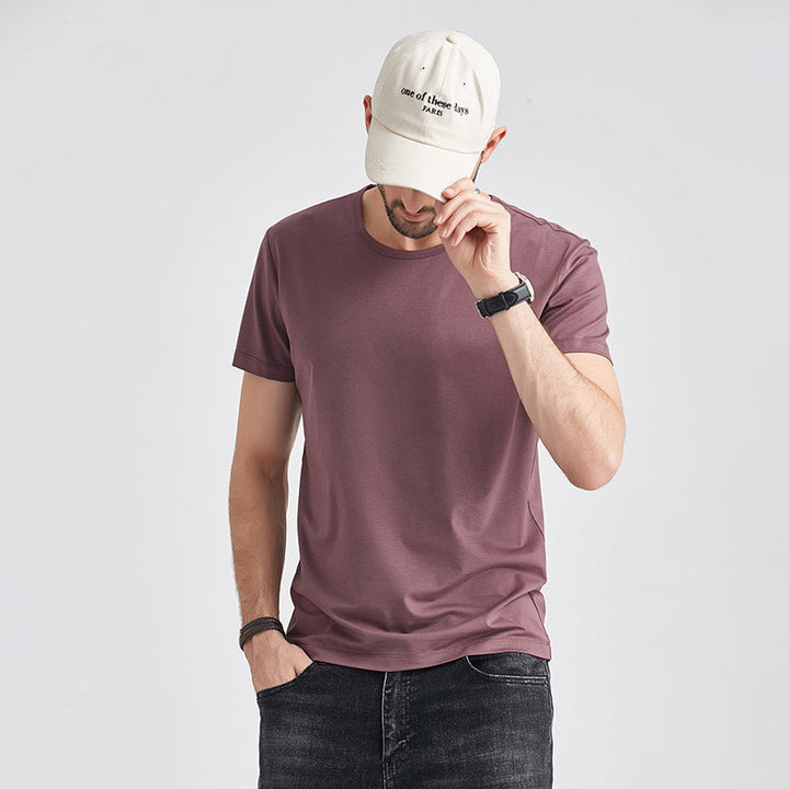 Maglietta estiva uomo slim fit, girocollo, leggera e ad asciugatura rapida. Comfort e stile per l'estate.