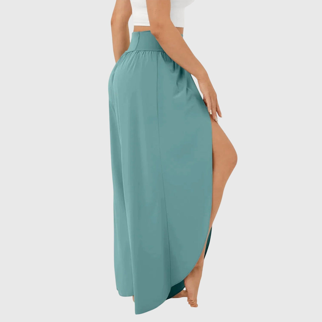 Eleganti pantaloni a gamba larga da donna, estivi e casual. Moda femminile per ogni occasione.