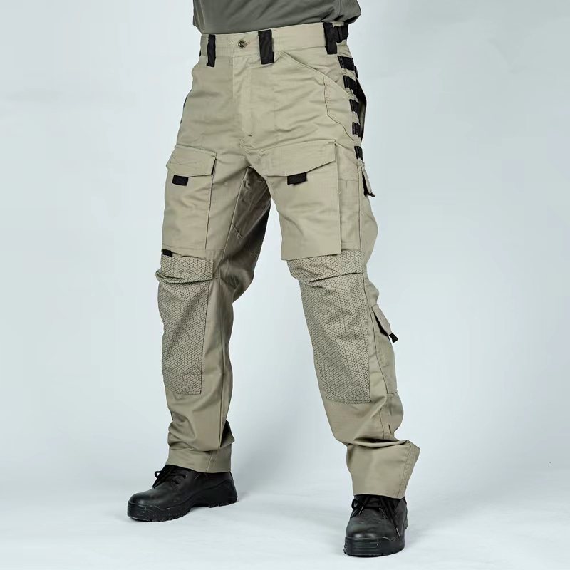 Uomo cargo mimetici per escursionismo e outdoor, con pratiche tasche.
