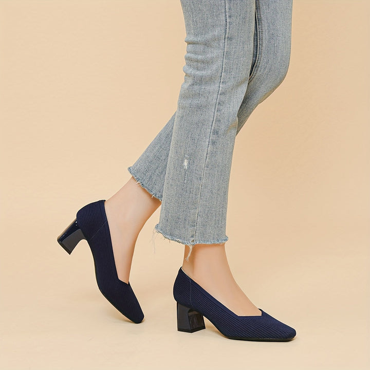 Décolleté donna comode, tacco largo, tomaia elasticizzata, soletta imbottita. Eleganza quotidiana.