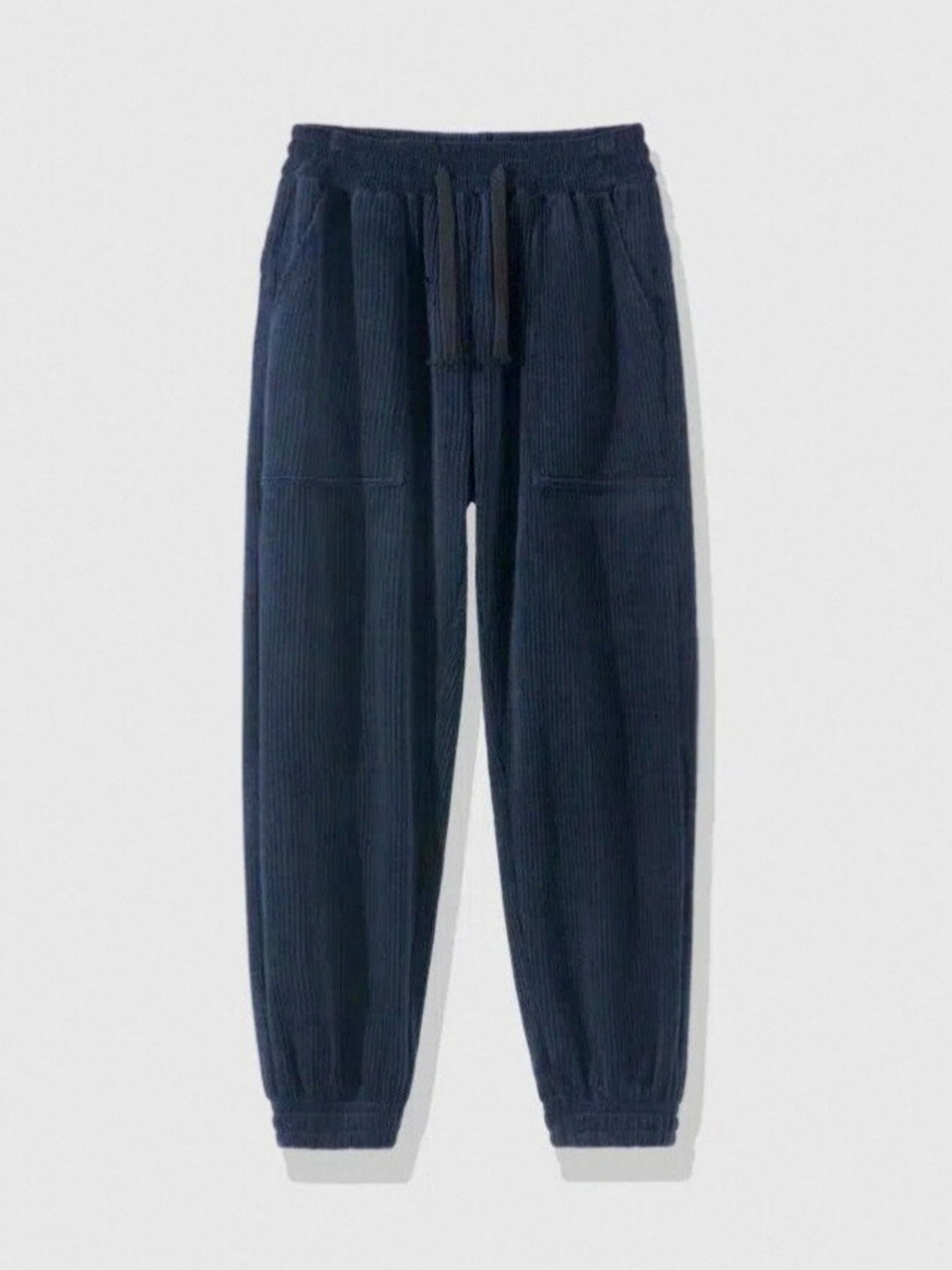 Pantaloni uomo moda a coste, slim fit, gamba dritta. Un must-have antipiega per ogni guardaroba.