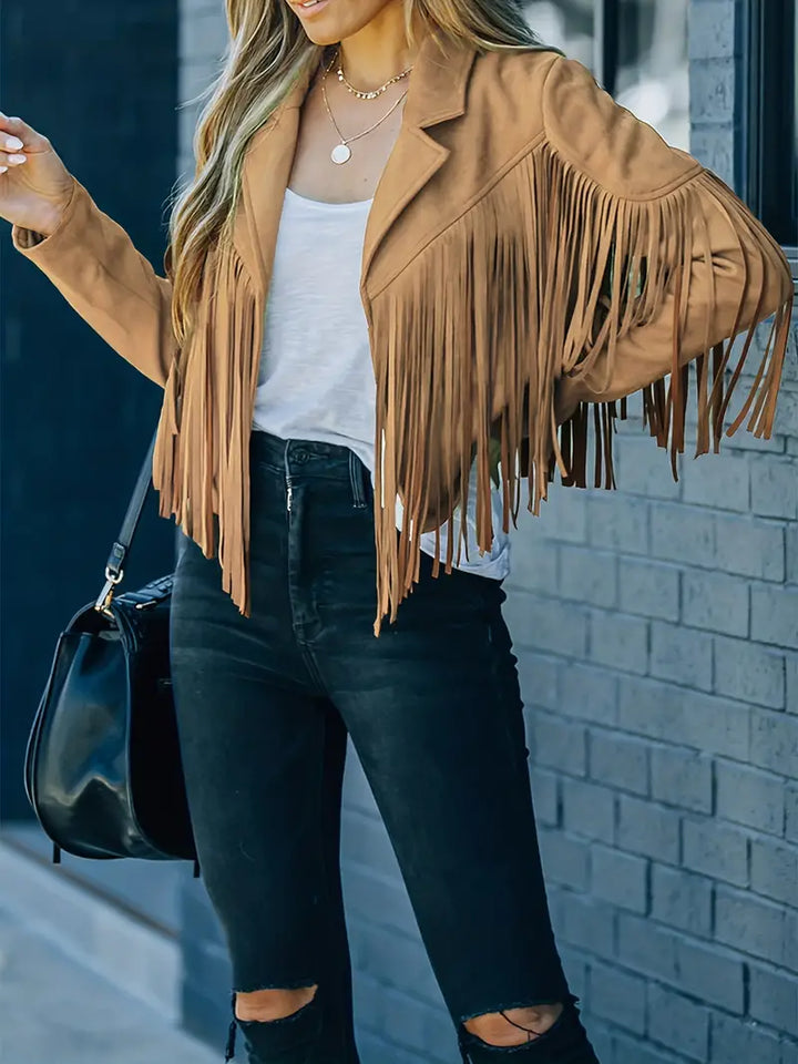 Giacca da donna con frange, perfetta per la moda autunnale. Un capospalla versatile dal tocco distintivo e casual chic.