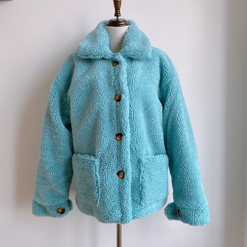 Nuova collezione: cappotto invernale donna, elegante, caldo, lunghezza media per il massimo comfort.