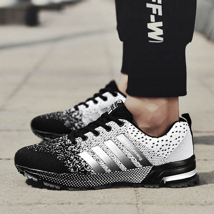 Scarpe running uomo leggere e traspiranti, ideali per allenamento sportivo e attività all'aperto.