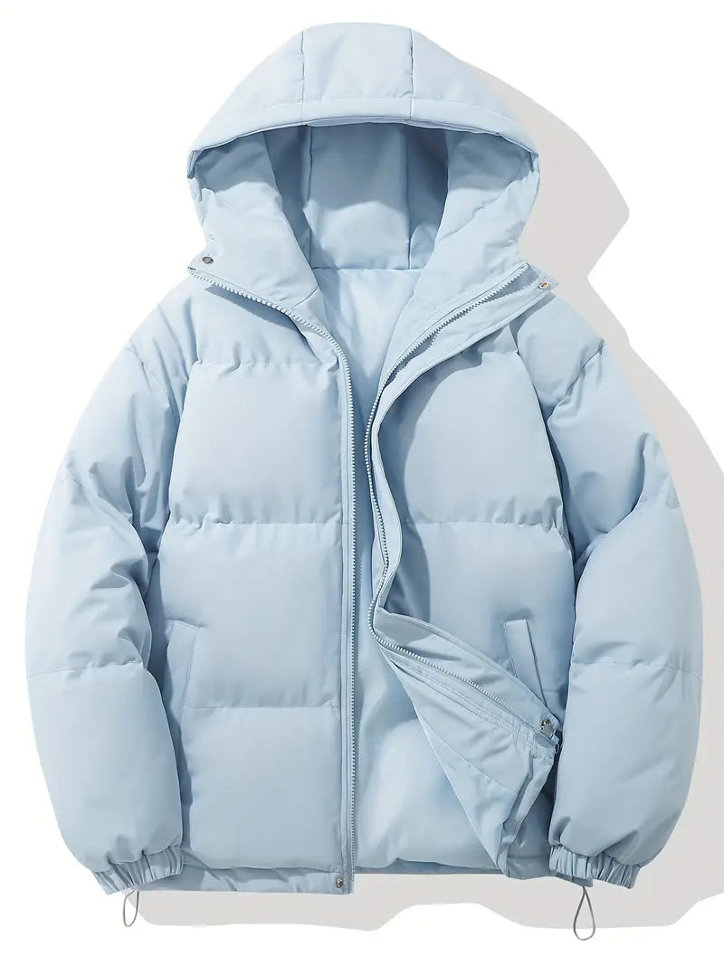 Giacca uomo trapuntata anti-vento, con pratico cappuccio. Comfort e stile per la moda maschile invernale.