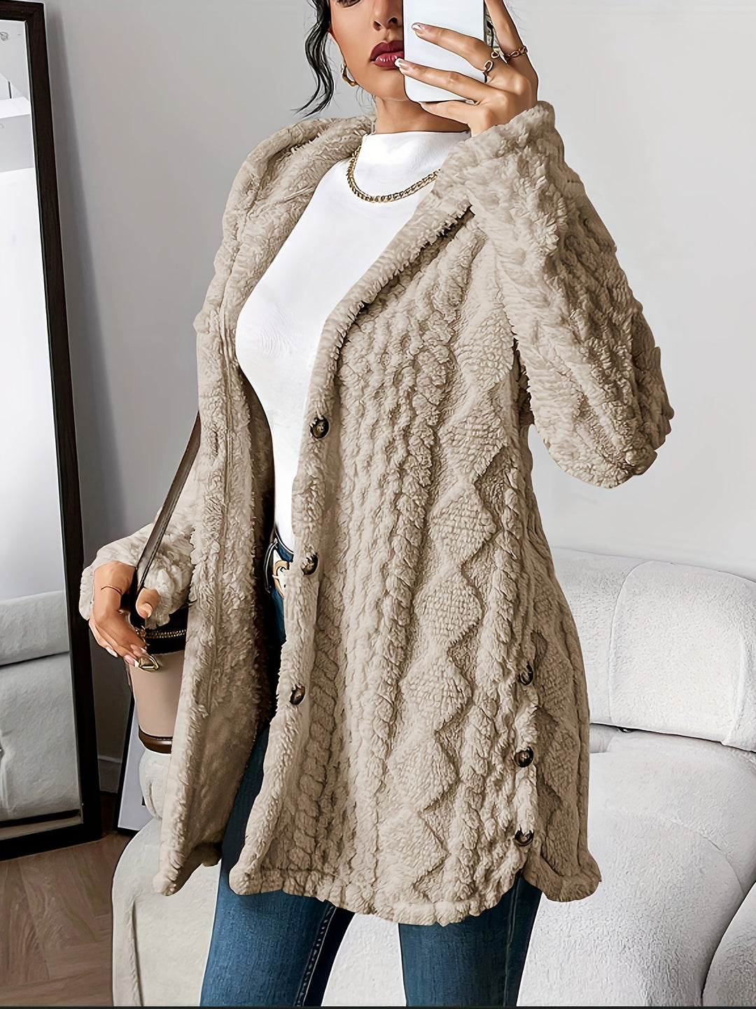 Comodo cardigan donna morbido con cappuccio, perfetto per comfort quotidiano e moda casual.